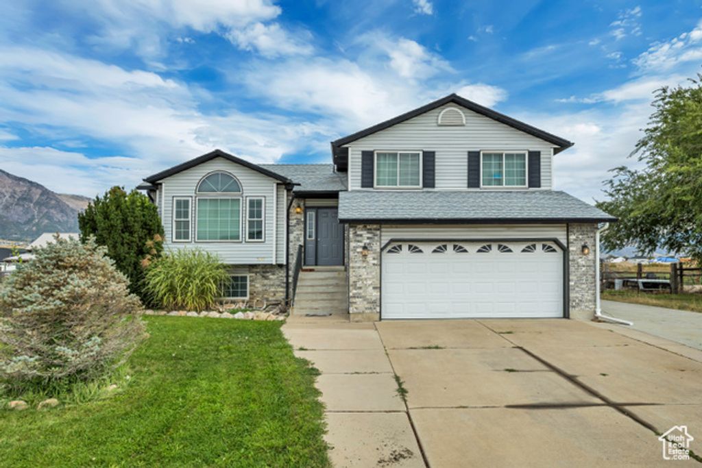 3046 N 2575 W, Farr West, UT 84404