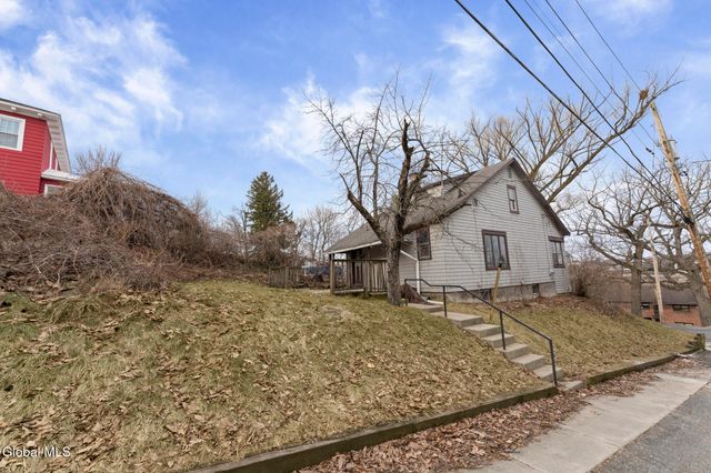 1498 2nd Street, Rensselaer, NY 12144