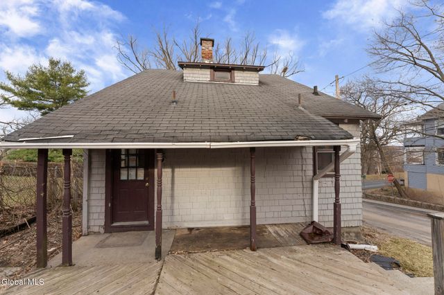 1498 2nd Street, Rensselaer, NY 12144