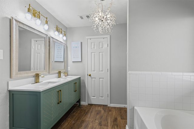 4215 Bent Oaks Drive, Arlington, TX 76001