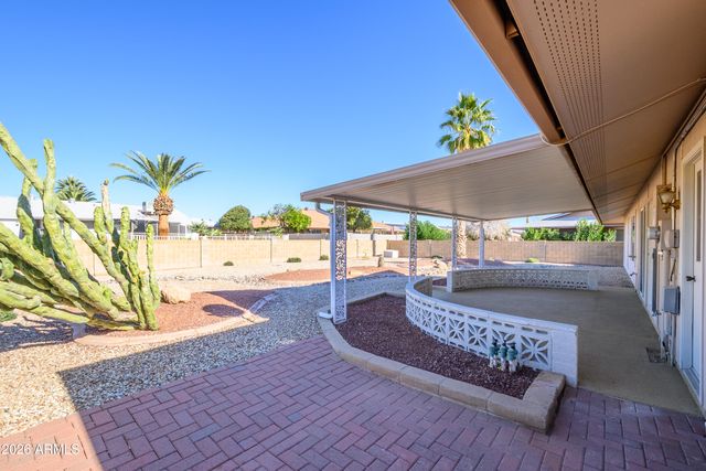 19814 N Willowcreek Circle, Sun City, AZ 85373