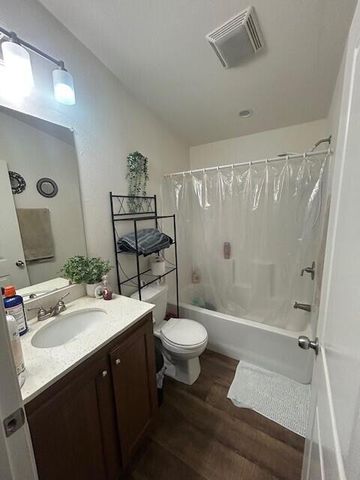 11393 128 Road, Pixley, CA 93256