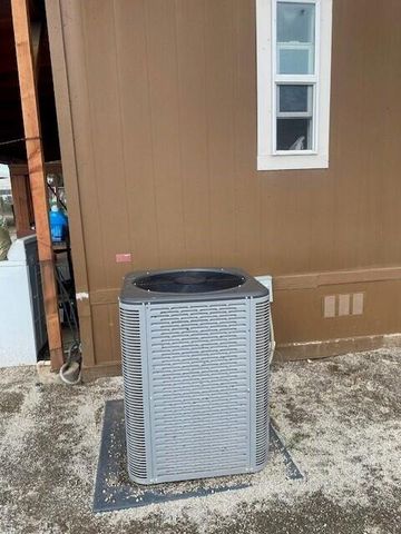 11393 128 Road, Pixley, CA 93256