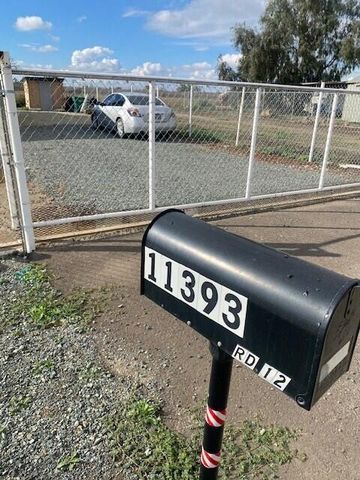 11393 128 Road, Pixley, CA 93256