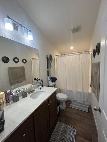 11393 128 Road, Pixley, CA 93256