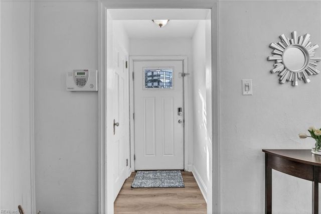 1614 Broadfield RD, Norfolk, VA 23503