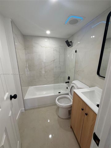 1820 W 53rd St 201, Hialeah, FL 33012