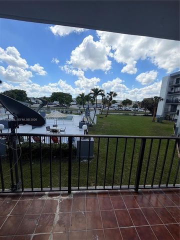 1820 W 53rd St 201, Hialeah, FL 33012