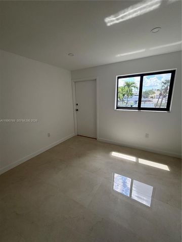 1820 W 53rd St 201, Hialeah, FL 33012