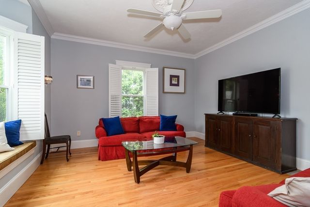 89 Pond St, Natick, MA 01760
