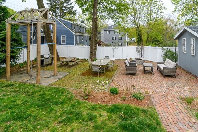 89 Pond St, Natick, MA 01760