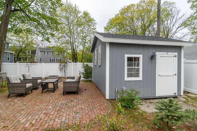 89 Pond St, Natick, MA 01760