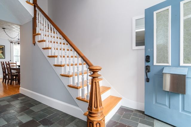89 Pond St, Natick, MA 01760