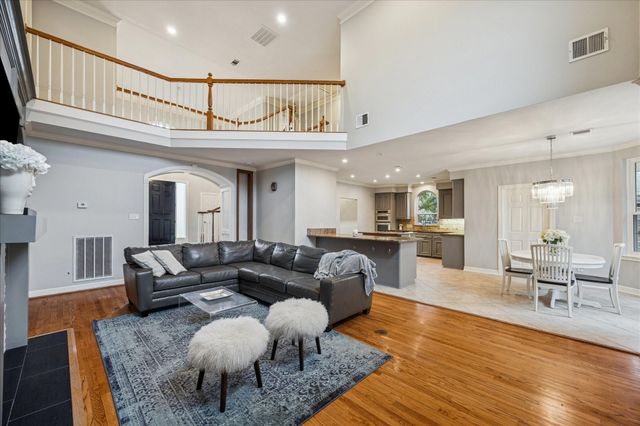 5201 Grand Lake, Bellaire, TX 77401