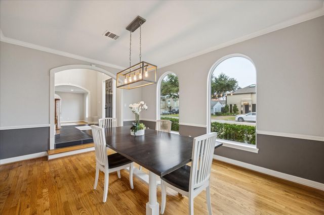 5201 Grand Lake, Bellaire, TX 77401