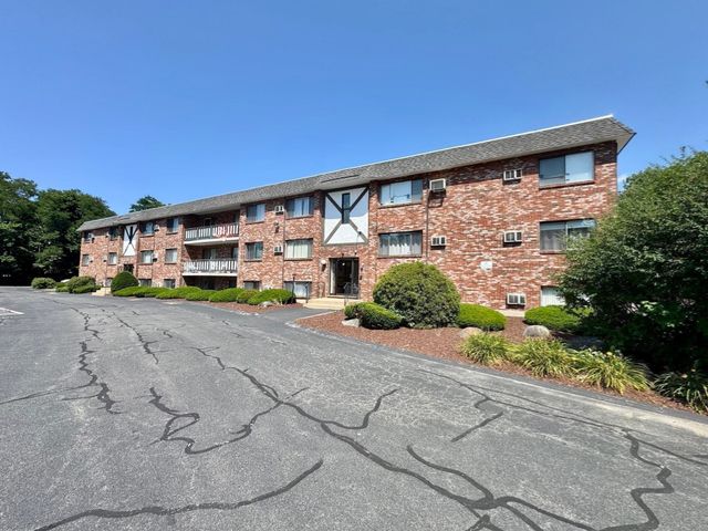 65 Mccormick Ter 4, Stoughton, MA 02072