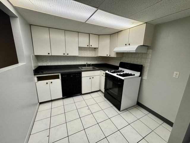 65 Mccormick Ter 4, Stoughton, MA 02072