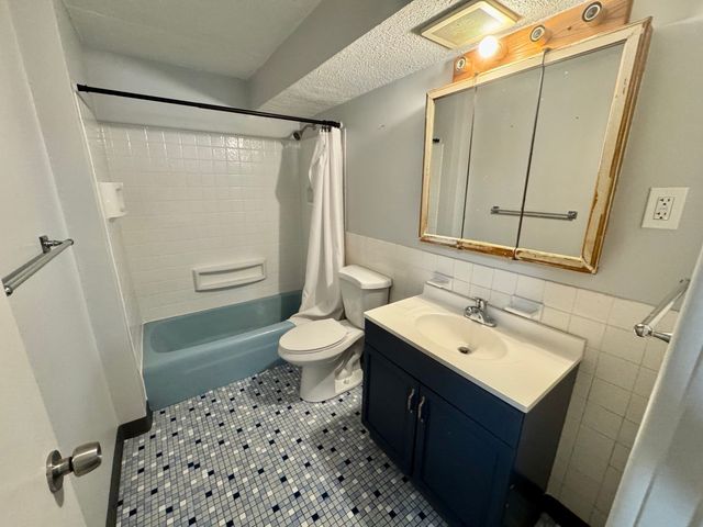 65 Mccormick Ter 4, Stoughton, MA 02072