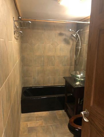 9608 W Higgins Road 2c, Rosemont, IL 60018