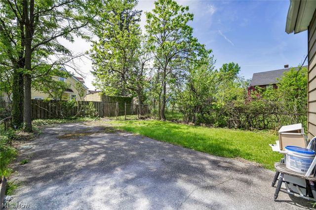 11400 Continental Avenue, Cleveland, OH 44104