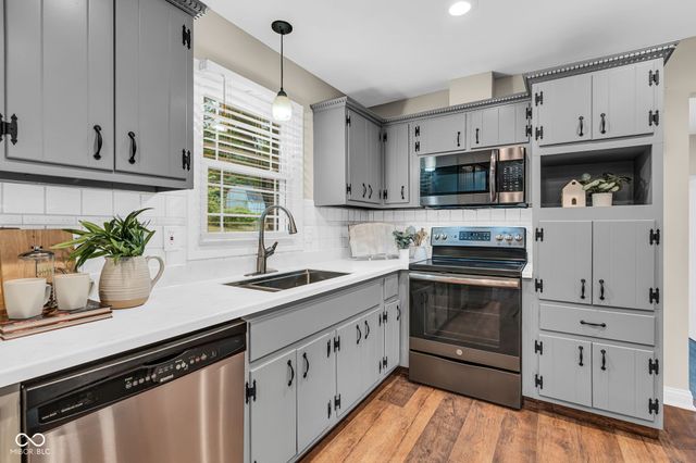 6825 S Ford Road, Zionsville, IN 46077