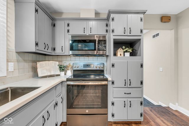 6825 S Ford Road, Zionsville, IN 46077