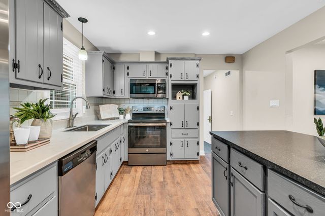 6825 S Ford Road, Zionsville, IN 46077