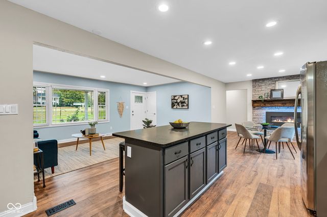 6825 S Ford Road, Zionsville, IN 46077