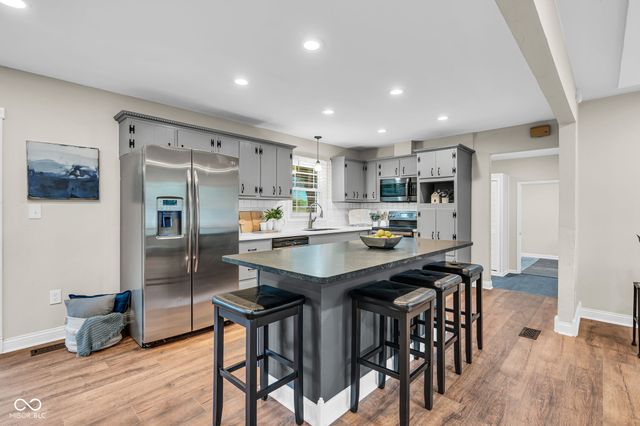 6825 S Ford Road, Zionsville, IN 46077