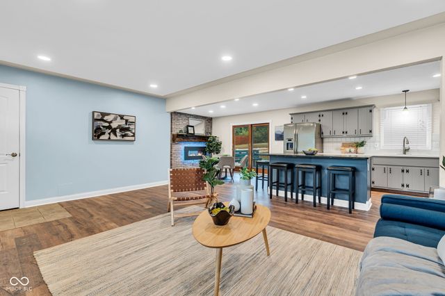 6825 S Ford Road, Zionsville, IN 46077