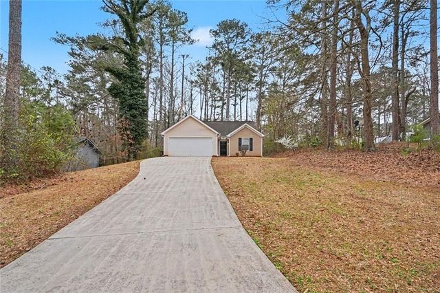 85 Homestead Place, Rex, GA 30273