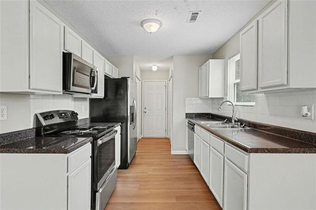 85 Homestead Place, Rex, GA 30273