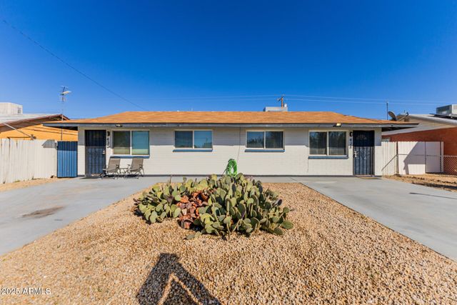 430 REIZEN Drive, Morristown, AZ 85342