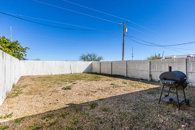 430 REIZEN Drive, Morristown, AZ 85342