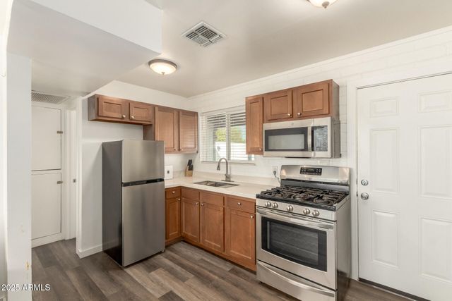 430 REIZEN Drive, Morristown, AZ 85342