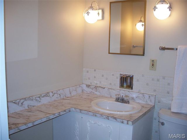 3145 Leisurewood Court A, Florissant, MO 63033