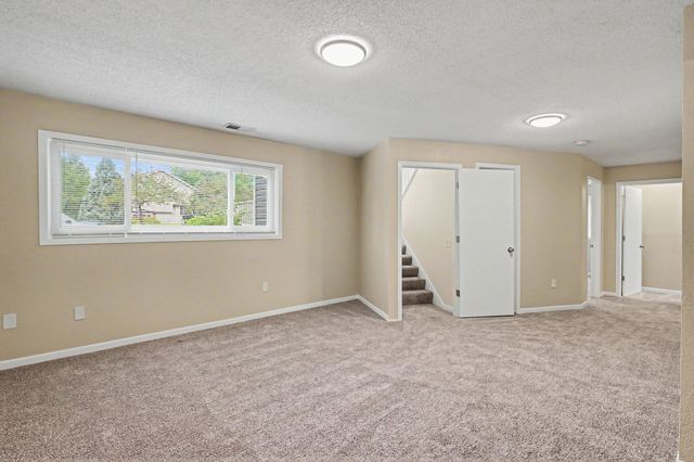 939 Savannah Road, Eagan, MN 55123