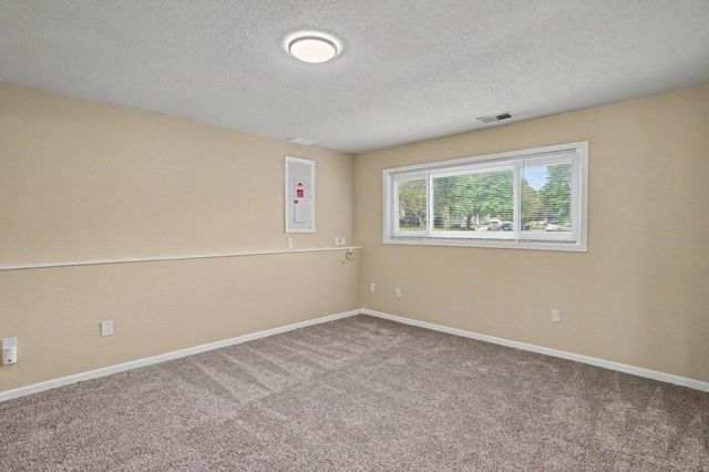 939 Savannah Road, Eagan, MN 55123