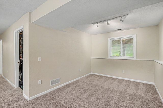 939 Savannah Road, Eagan, MN 55123