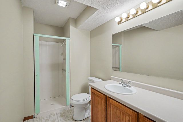 939 Savannah Road, Eagan, MN 55123