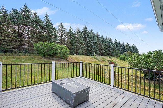 939 Savannah Road, Eagan, MN 55123