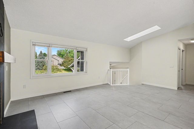 939 Savannah Road, Eagan, MN 55123
