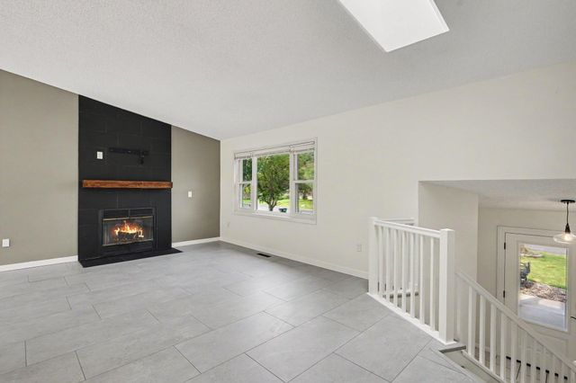 939 Savannah Road, Eagan, MN 55123