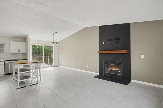 939 Savannah Road, Eagan, MN 55123