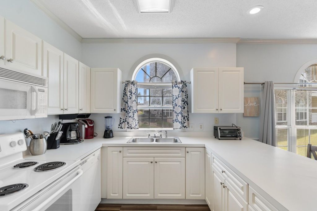 4631 Wild Iris Dr Apt 101, Myrtle Beach, SC 29577 — photo 4