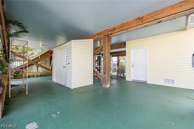 2761 Geary ST, Matlacha, FL 33993