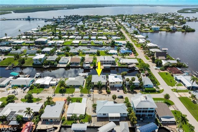 2761 Geary ST, Matlacha, FL 33993