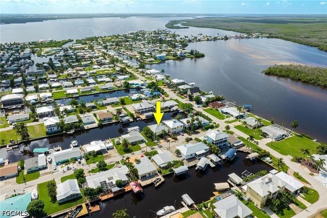2761 Geary ST, Matlacha, FL 33993