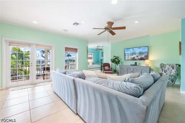 2761 Geary ST, Matlacha, FL 33993