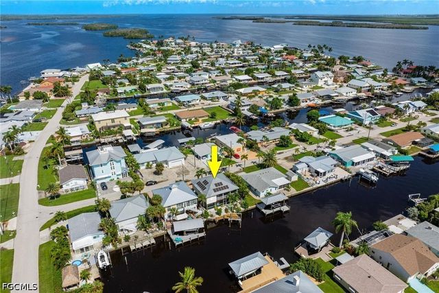 2761 Geary ST, Matlacha, FL 33993